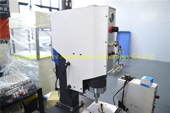 fonction multi en plastique de la machine de soudure d'à haute fréquence de 50Hz 60Hz 400x350x400mm